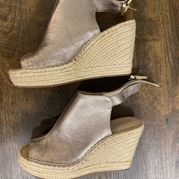 Kenneth Cole heals platform - Picture 2 of 4